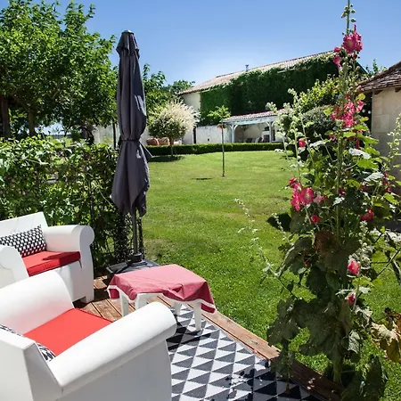 Petit Joli Verger Villa Lusignac